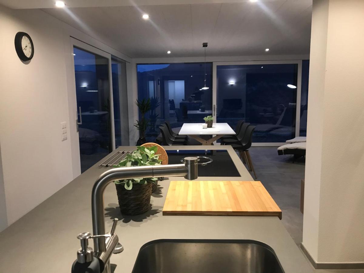 Moderne Unterkunft Mit Panoramablick Auf Thunersee Krattigen エクステリア 写真