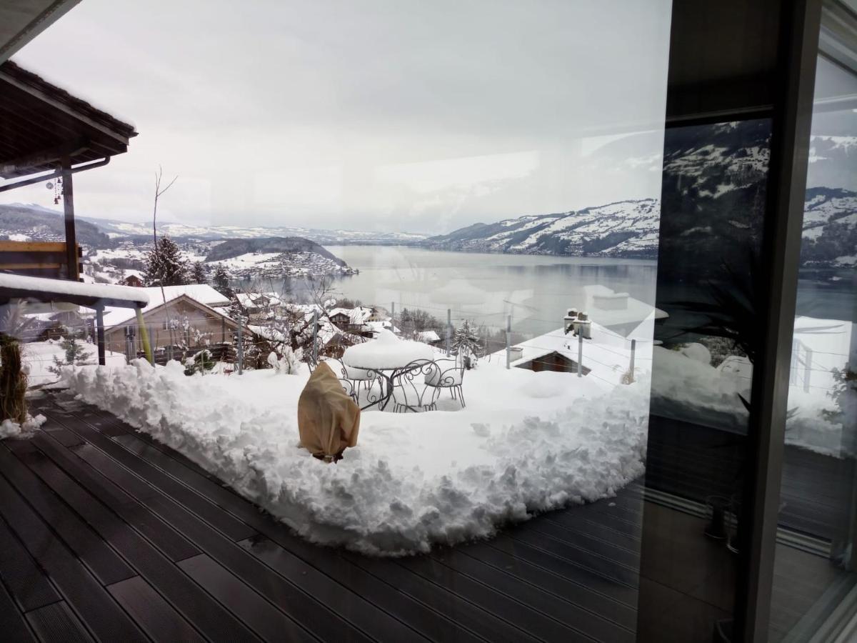 Moderne Unterkunft Mit Panoramablick Auf Thunersee Krattigen エクステリア 写真